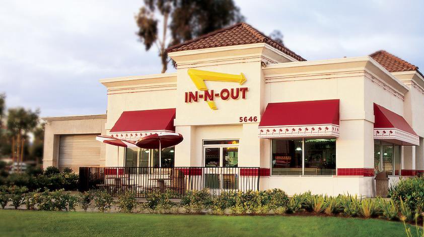 remarks's tweet image. JUST IN: 馃嚭馃嚫 In-N-Out owner Lynsi Snyder to leave California for Tennessee, calling the state "too difficult to do business in."