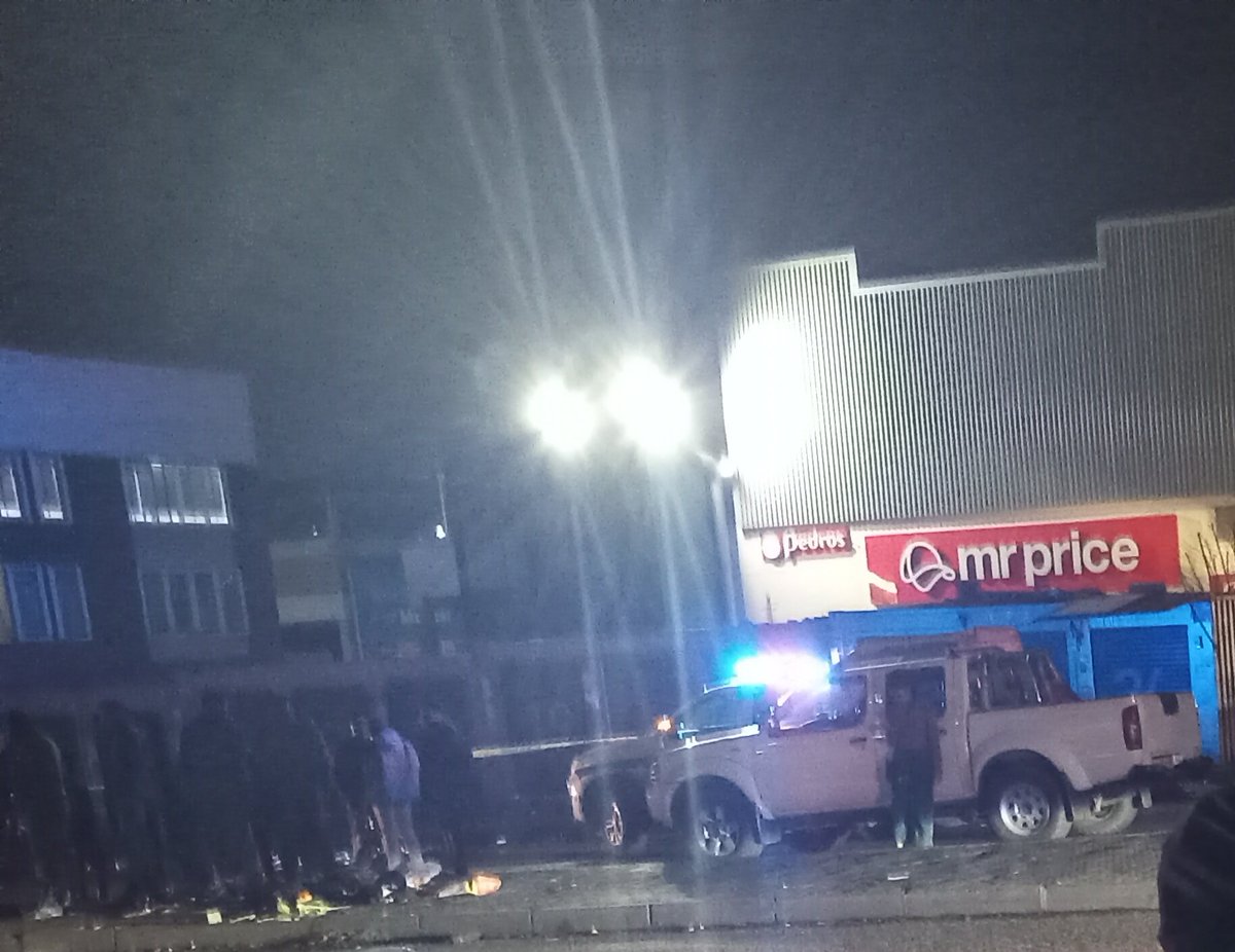 MaleselaMa72221's tweet image. Just in: A Man was Shot and killed at Pan Africa Alexandra.