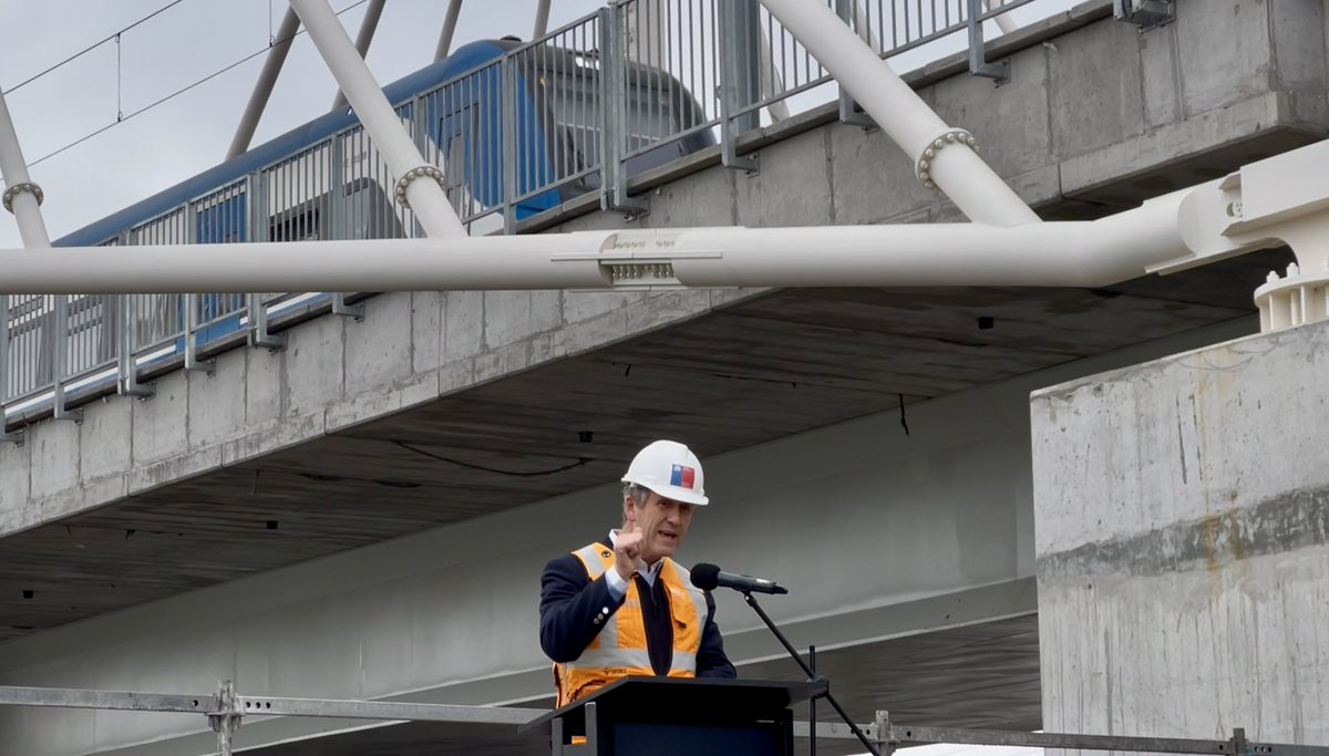 MTTChile's tweet image. Inauguramos la etapa inicial del Nuevo Puente Ferroviario 🌉
El ministro Juan Carlos Muñoz, junto con @EFETrenesChile y autoridades locales, dieron el puntapié inicial para la puesta en marcha parcial de la nueva infraestructura que cruza el Río Biobío.