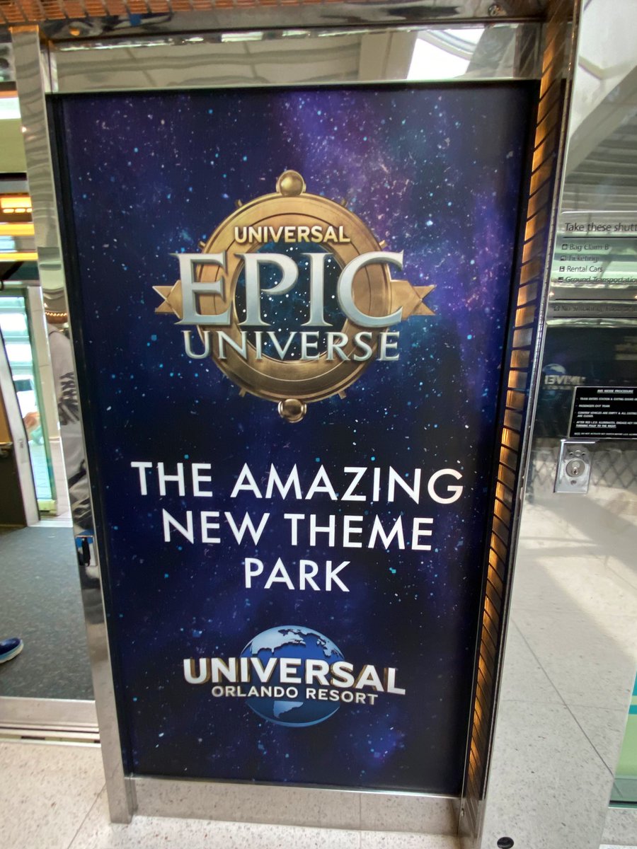 DuelingParkNews's tweet image. Feels good to be home! LA was fun, but I sure did miss my humidity/heat!
No seriously, I missed it! 😅