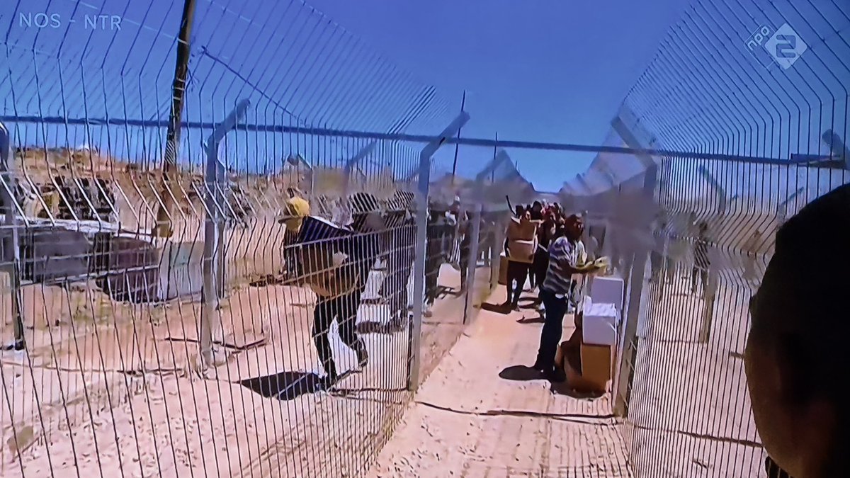 4ernst's tweet image. Als je de verschillende nieuwszenders volgt begin je toch echt een hekel aan Israël te krijgen ondanks dat het natuurlijk heel erg is wat Hamas gedaan heeft en nog steeds doet. Ga je daar zoveel onschuldigen voor straffen? En dat door een volk wat zelf genocide heeft meegemaakt?