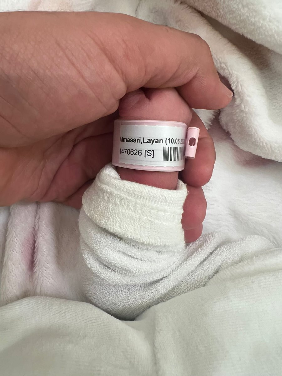 balmassri8's tweet image. My little child is in a very critical health condition. He has been in the hospital for days. He has equipment on his chest and is having difficulty breathing. My child is very young and cannot bear the pain. He has severe infections on his chest. Help me as soon as possible, my…