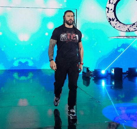 WrestleOps's tweet image. Roman Reigns says he prefers a “healthy little bitch” when talking about getting revenge on Seth Rollins:
“Obviously we have not been on good terms for a long time. I don’t wish injury on anybody ‘cause I’d rather him just be here so I can whoop his ass myself. I prefer a…