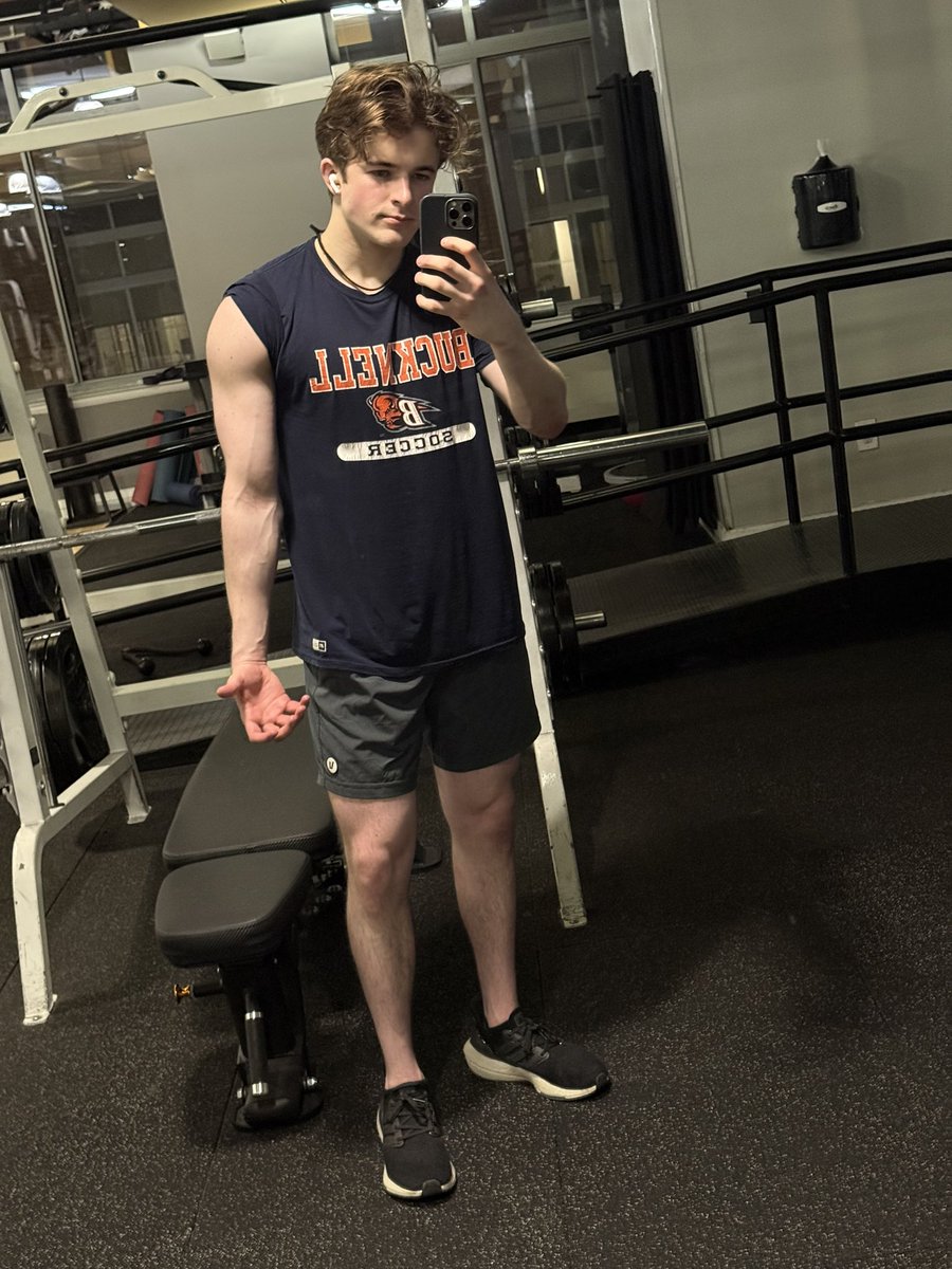 harryjsisson's tweet image. If these MAGA fanboy losers hit the gym or went outside maybe they wouldn’t feel so bad about themselves and would stop taking their insecurities out on other people!
