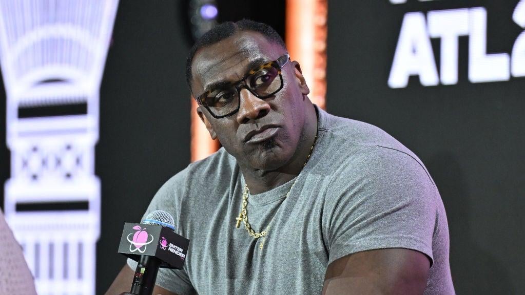 TheRoot's tweet image. After Shannon Sharpe Settles Rape Lawsuit, Accuser’s Announcement Ignites Black Internet Fury dlvr.it/TM2Jqm