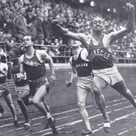 _ian_evans's tweet image. Mozell Ellerbe of Tuskegee Institute (now University) won the 100-Yard Dash at the Penn Relays on April 27, 1940. He was the first Black American Male Athlete to come from a Black College to win the 100-Yard Dash in a National Track and Field Meet.