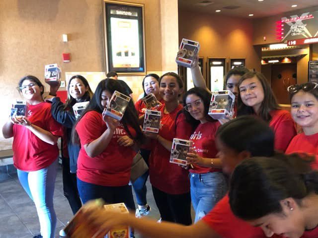 ReelOutreach's tweet image. Six years ago today we took bus load of kiddos from Girls Inc to see The Lion King King, complete with some goodies from Funko!
Hit up our current fundraiser to help us keep doing these events!
🔗 gofund.me/e9a227e2
