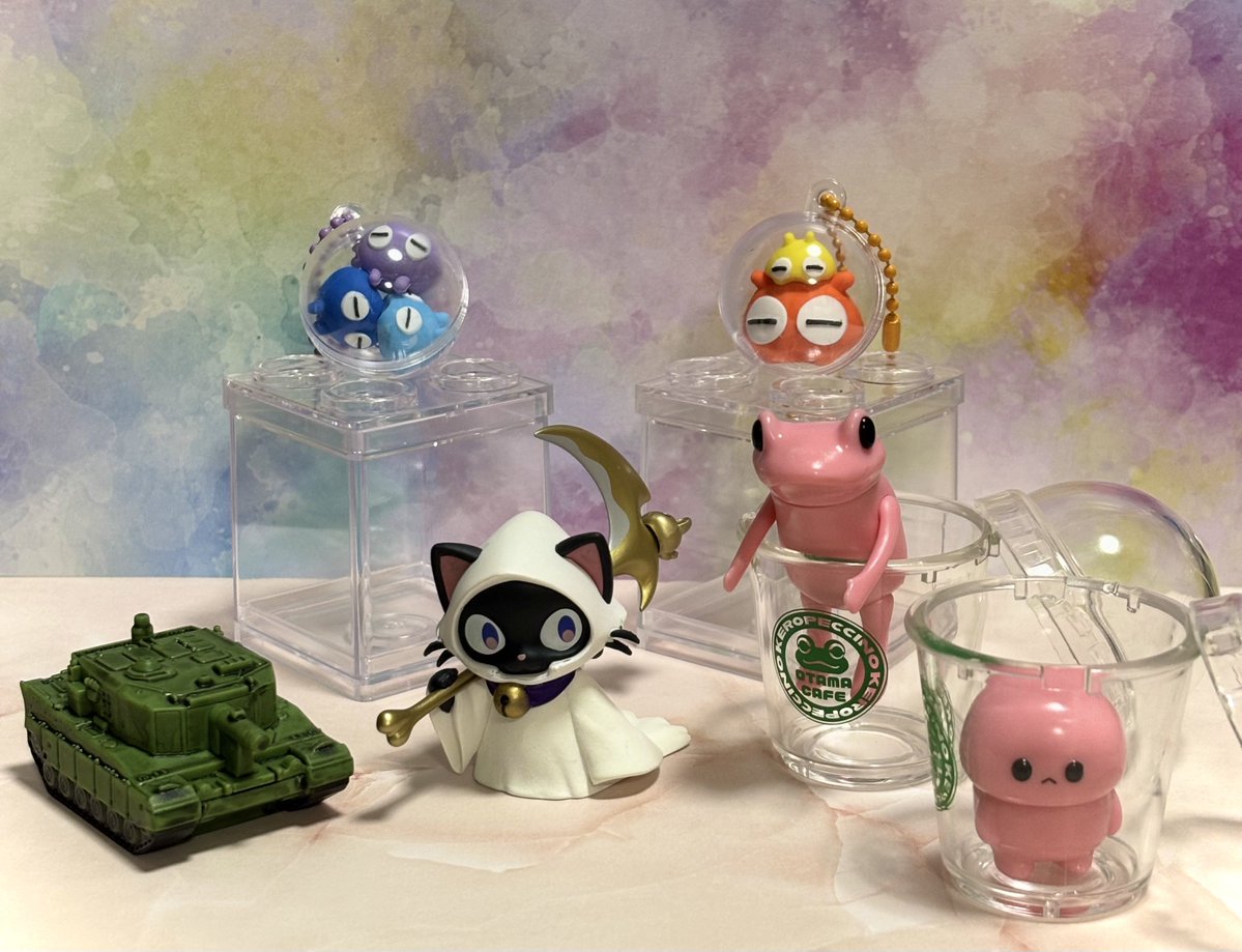 nao_creampuff's tweet image. 今日のガチャ活
ケロペチーノ同色で来てくれました☺️
やっと見つけたイナメさんのメンダコ🐙
これをカップに入れても絶対可愛いね✨
シニャ神さんのおかわりもばっちり!
衝動で回したソフビ戦車!もう1回回したい🤭
#ケロペチーノ
#メンダコ
#シニャ神さん
#デフォルメ戦車ソフビマスコット
#ガチャ