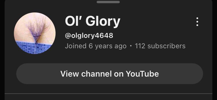 I can't be the only one who saw it at first when looking at that profile picture...