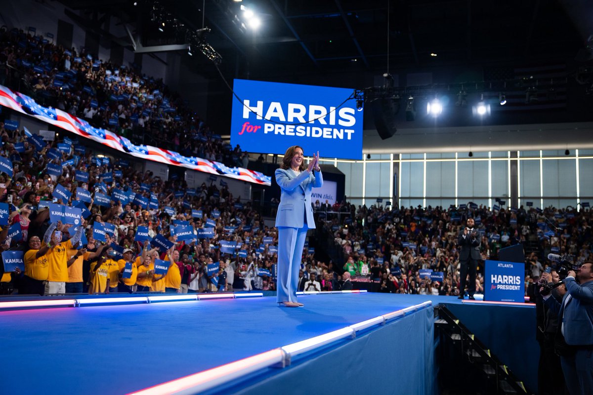 KamalaHarris's tweet image. One year ago today, I began my campaign for President of the United States.
Over the 107 days of our race, I had the opportunity and honor to travel our nation and meet with Americans who were fighting for a better future. And today, millions of Americans continue to stand up…