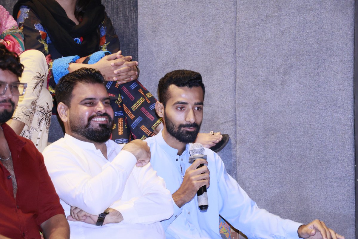 funoonforum's tweet image. We made memories with the iconic Faysal Quraishi in an inspiring townhall hosted by @theshoaibarshad 
From stories to screen wisdom, young creatives got a front-row pass into the industry, and top questions won internships with FQ’s team!

See you in August! #Funoon
