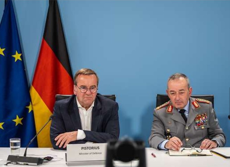 GermanyNATO's tweet image. "In order to protect the skies over 🇺🇦, we also need to help enable the Ukrainian armed forces to take offensive action to weaken Russia's airstrike capabilities," Defence Minister #Pistorius said at today's Ukraine Defence Contact Group #UDCG meeting co-chaired by 🇩🇪 and 🇬🇧. 1/4