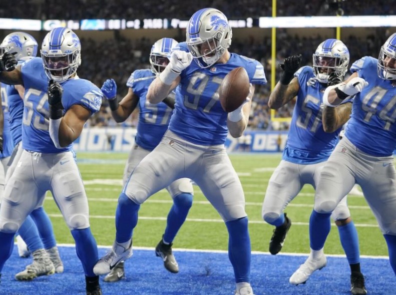 johnewing's tweet image. Did you know?
Only 10 days until you can bet on the NFL.
Lions -1.5 vs. Chargers in the Hall of Fame Game.
Total 32.5