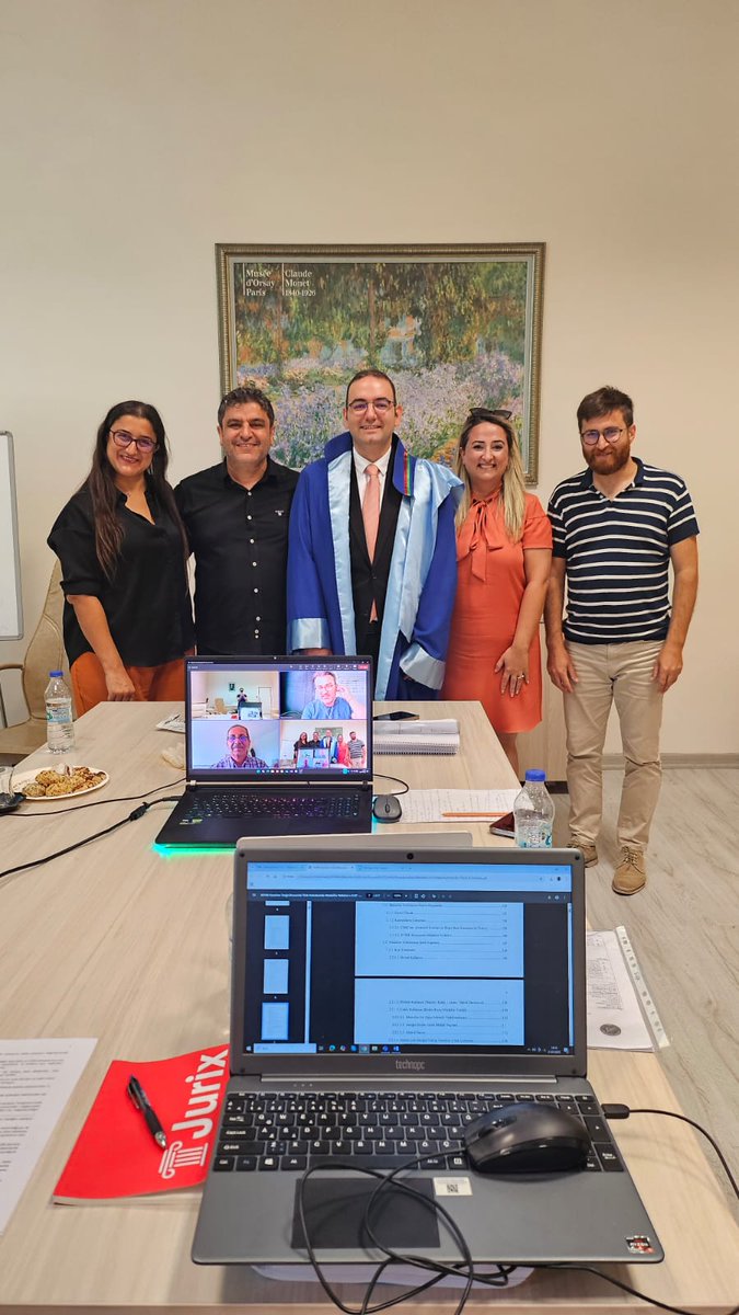 Bugün kıymetli hocalarımın takdiriyle "AİHM Kararları Doğrultusunda Türk Hukukunda Müdafiin Yetkileri" başlıklı doktora tezim başarılı bulundu.

Çalışmanın Türk hukukuna faydalı olmasını diliyorum. Daha güzel ve adil günler için durmaksızın çalışacağız.