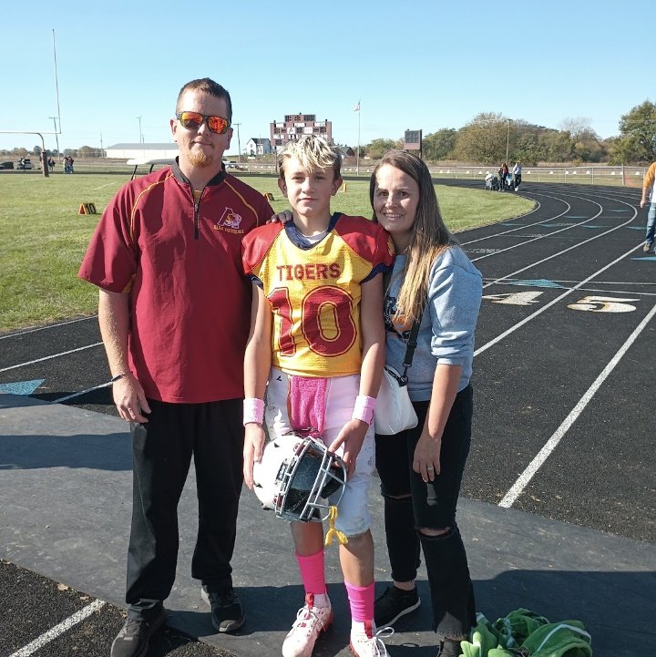 jseg29's tweet photo. Happy birthday son. I cannot believe you are 14 years old. Time flies keep climbing past your goals you will do great things. Love you I remember the first time you got to watch @keselowski race. When you are 2 years old. Plus your very first time playing football. Love you https://t.co/5lwmqWNIWD
