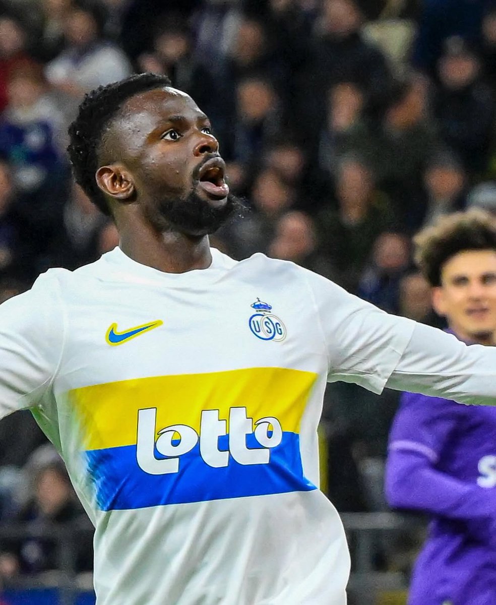 EKscouting's tweet image. I expect Ousseynou Niang (Union SG) to explode soon.
As a left wing-back, he’s a nightmare for full-backs.
Overlap after overlap.
Defenders can’t live with his pace.
Clean up the end product…
and you’ve got a top player in the making.