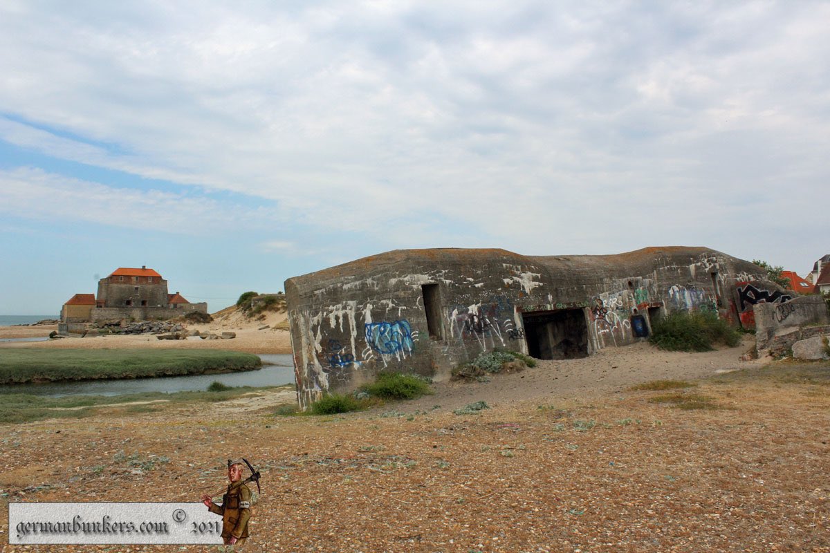 germanbunkers's tweet image. This is Stp 203 Brachvogel in Ambleteuse. It covered the River Slack from attack as did the old French Fort D' Ambleteuse built in the 17th century by Luis XIV. Here a rare 629 Pakunterstellraum anti-tank gun bunker and the inside of the adjacent 622 bunker #WW2