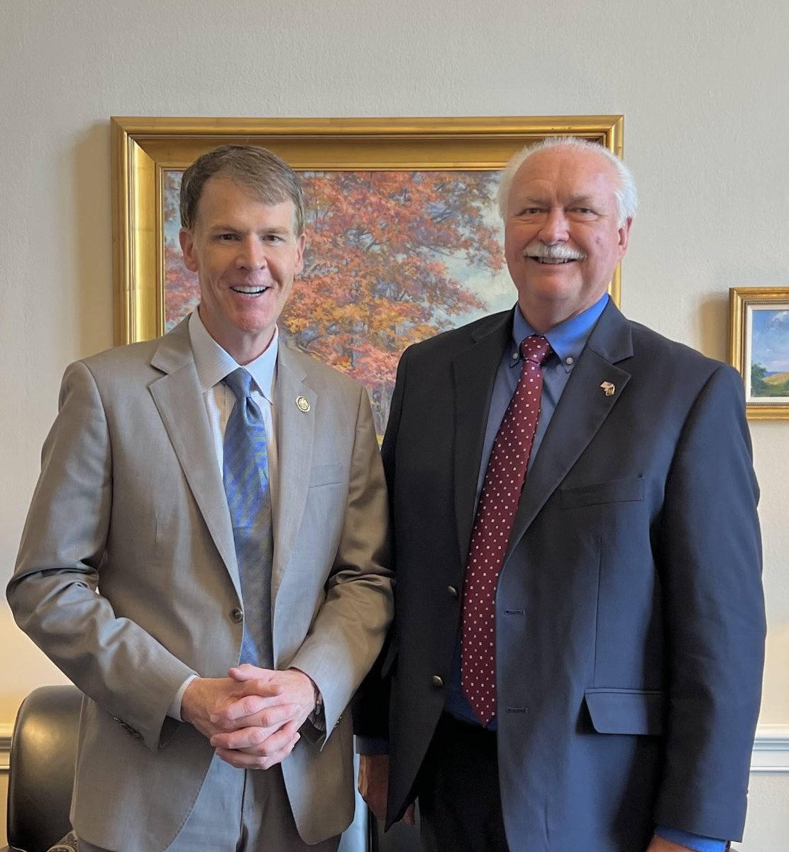 RepShreve's tweet image. .@INFarmBureau’s president Randy Kron was on Capitol Hill. It’s always helpful to compare notes on our #CD6 farm economy. Hoosier farmers are well represented under Randy’s leadership. We’re working together — to take care of our growers back home!