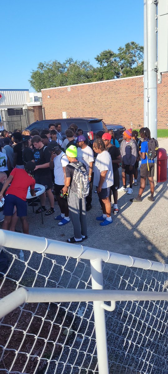 mcnairisrael's tweet image. Thanks @CoachMikeHayde for camp invite.
@VeniceRecruit10
@VeniceIndianFB
@jleee74
@john_p34
@AtkinsBaraka
@AASRHerreraSWFL
@247recruiting
@Andy_Villamarzo
@McnairT
