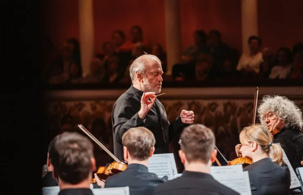 Украинская голодная саранча в трусах, измазанных кетчупом и примкнувшие к ним предатели из алкоголиков и блудословов, типа Навальной, горды тем, что отменили концерт Гергиева. Когда нЕчем в жизни гордиться, то можно гордиться и вонью своего собственного дерьма‼️