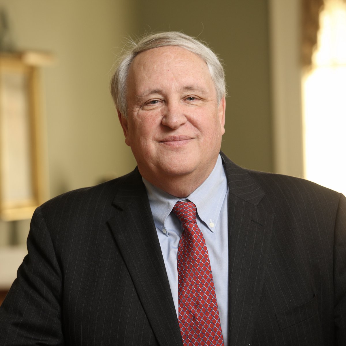 We are deeply saddened by the passing of Professor Alan Beckenstein, one of UVA Darden’s longest-serving and most beloved faculty members. Since joining the School in 1972, Alan shaped generations of students, colleagues and alumni through his passionate teaching, visionary