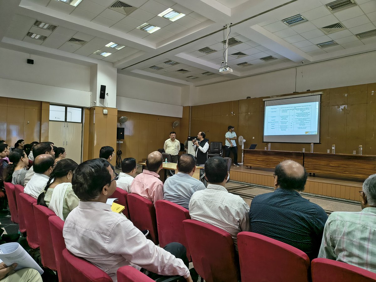 Hemvati Nandan Bahuguna Garhwal University (@officialhnbgu) on Twitter photo #HNBGU рд╡рд┐рд╢реНрд╡рд╡рд┐рджреНрдпрд╛рд▓рдп рдХреЗ рдмрд┐рдбрд╝рд▓рд╛ рдкрд░рд┐рд╕рд░ рдореЗрдВ 04 рд╡рд░реНрд╖реАрдп рд╕реНрдирд╛рддрдХ рдХрд╛рд░реНрдпрдХреНрд░рдо 2025-26 рдХреЗ рд▓рд┐рдП рдПрдирдИрдкреА-2020 рдХреЗ рдЕрдиреБрд░реВрдк рдкрд╛рдареНрдпрдХреНрд░рдо рдирд┐рд░реНрдорд╛рдг рд╣реЗрддреБ рдХрд╛рд░реНрдпрд╢рд╛рд▓рд╛ рдХрд╛ рдЖрдпреЛрдЬрди рд╣реБрдЖред рдХреБрд▓рдкрддрд┐ рдкреНрд░реЛ. рд╢реНрд░реАрдкреНрд░рдХрд╛рд╢ рд╕рд┐рдВрд╣ рдХреА рдЕрдзреНрдпрдХреНрд╖рддрд╛ рдореЗрдВ рд╣реБрдИ рдЗрд╕ рдХрд╛рд░реНрдпрд╢рд╛рд▓рд╛ рдореЗрдВ рд╡рд┐рднрд┐рдиреНрди рд╕рдВрдХрд╛рдпреЛрдВ рдХреЗ рдбреАрди, рд╡рд┐рднрд╛рдЧрд╛рдзреНрдпрдХреНрд╖ рдФрд░ рд╢рд┐рдХреНрд╖рдХреЛрдВ рдиреЗ рднрд╛рдЧ рд▓рд┐рдпрд╛ #HNBGU рд╡рд┐рд╢реНрд╡рд╡рд┐рджреНрдпрд╛рд▓рдп рдХреЗ рдмрд┐рдбрд╝рд▓рд╛ рдкрд░рд┐рд╕рд░ рдореЗрдВ 04 рд╡рд░реНрд╖реАрдп рд╕реНрдирд╛рддрдХ рдХрд╛рд░реНрдпрдХреНрд░рдо 2025-26 рдХреЗ рд▓рд┐рдП рдПрдирдИрдкреА-2020 рдХреЗ рдЕрдиреБрд░реВрдк рдкрд╛рдареНрдпрдХреНрд░рдо рдирд┐рд░реНрдорд╛рдг рд╣реЗрддреБ рдХрд╛рд░реНрдпрд╢рд╛рд▓рд╛ рдХрд╛ рдЖрдпреЛрдЬрди рд╣реБрдЖред рдХреБрд▓рдкрддрд┐ рдкреНрд░реЛ. рд╢реНрд░реАрдкреНрд░рдХрд╛рд╢ рд╕рд┐рдВрд╣ рдХреА рдЕрдзреНрдпрдХреНрд╖рддрд╛ рдореЗрдВ рд╣реБрдИ рдЗрд╕ рдХрд╛рд░реНрдпрд╢рд╛рд▓рд╛ рдореЗрдВ рд╡рд┐рднрд┐рдиреНрди рд╕рдВрдХрд╛рдпреЛрдВ рдХреЗ рдбреАрди, рд╡рд┐рднрд╛рдЧрд╛рдзреНрдпрдХреНрд╖ рдФрд░ рд╢рд┐рдХреНрд╖рдХреЛрдВ рдиреЗ рднрд╛рдЧ рд▓рд┐рдпрд╛