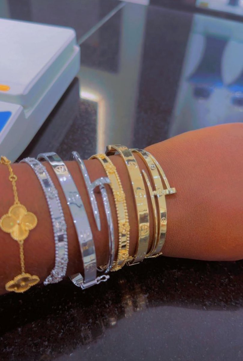 lansjewelries's tweet image. Stacked to perfection😍
Because one bangle is never enough when your wrist deserves to shine like this🤭❤️
18karat gold jewelries available
156k per gram
You wrist can be finer than this ☺️😍