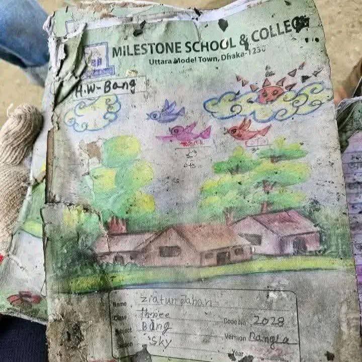 TheShadowObs's tweet image. 🇧🇩‼️ PRAYERS FOR THE VICTIMS OF F-7 AIRFORCE CRASH IN A SCHOOL IN DHAKA, BANGLADESH 🤲🏼‼️
#Bangladesh #Dhaka #Uttara #BangladeshAirForce #PlaneCrash #MilestoneCollege #MilestoneSchool #AirForce