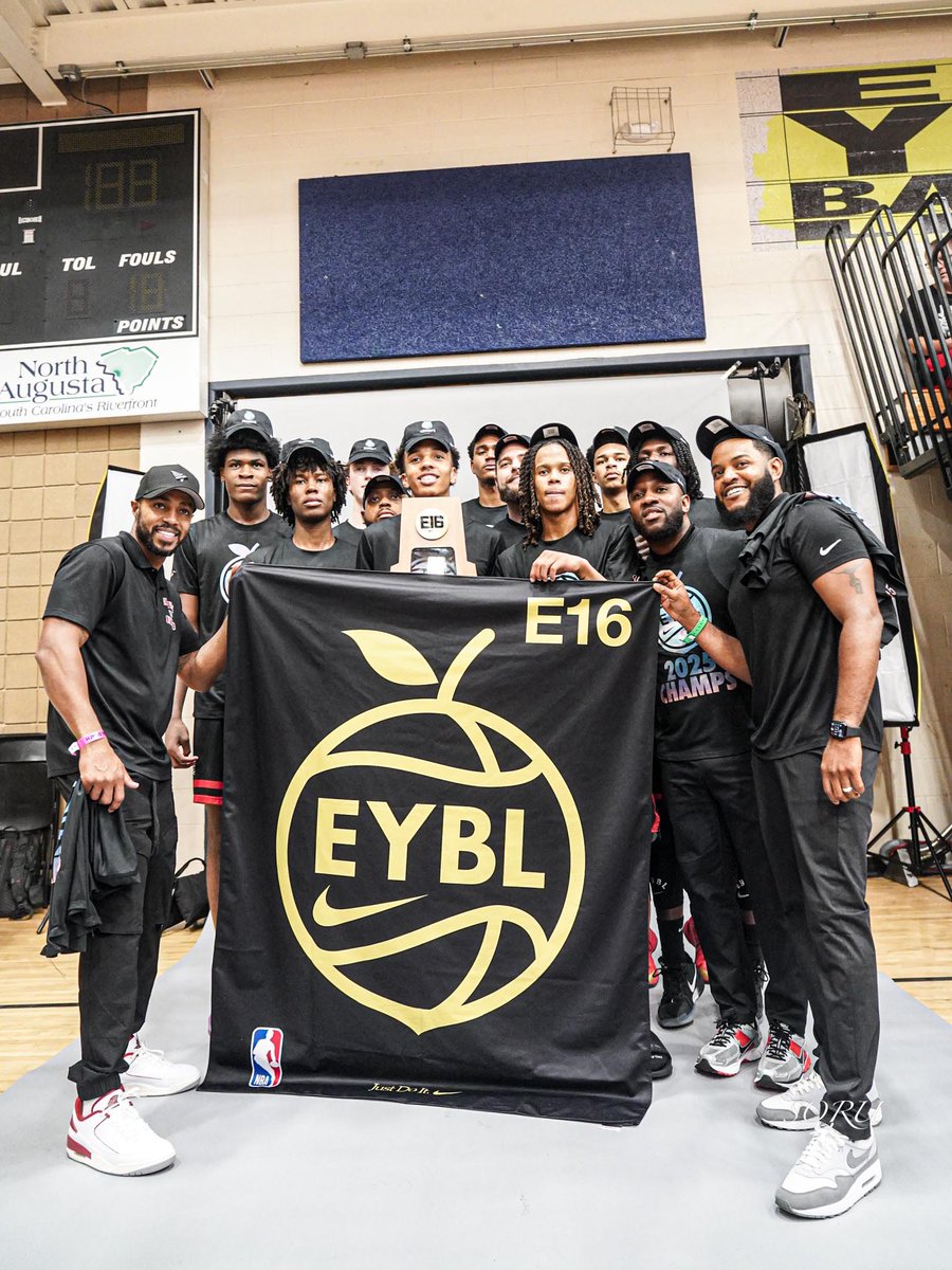 Harperbl1's tweet image. PEACH JAM CHAMPS 🍑🏆! One of the best experiences i’ve been apart of. Here are my stats from sessions 1-4. @TheRealEdmund @JaMalHOWELL260
@indyheatgymrats
-12.6ppg 5.8rpg 2.0apg 1.4spg
-41%3p 46%2p 79%ft
- 2nd in E16 in plus minus