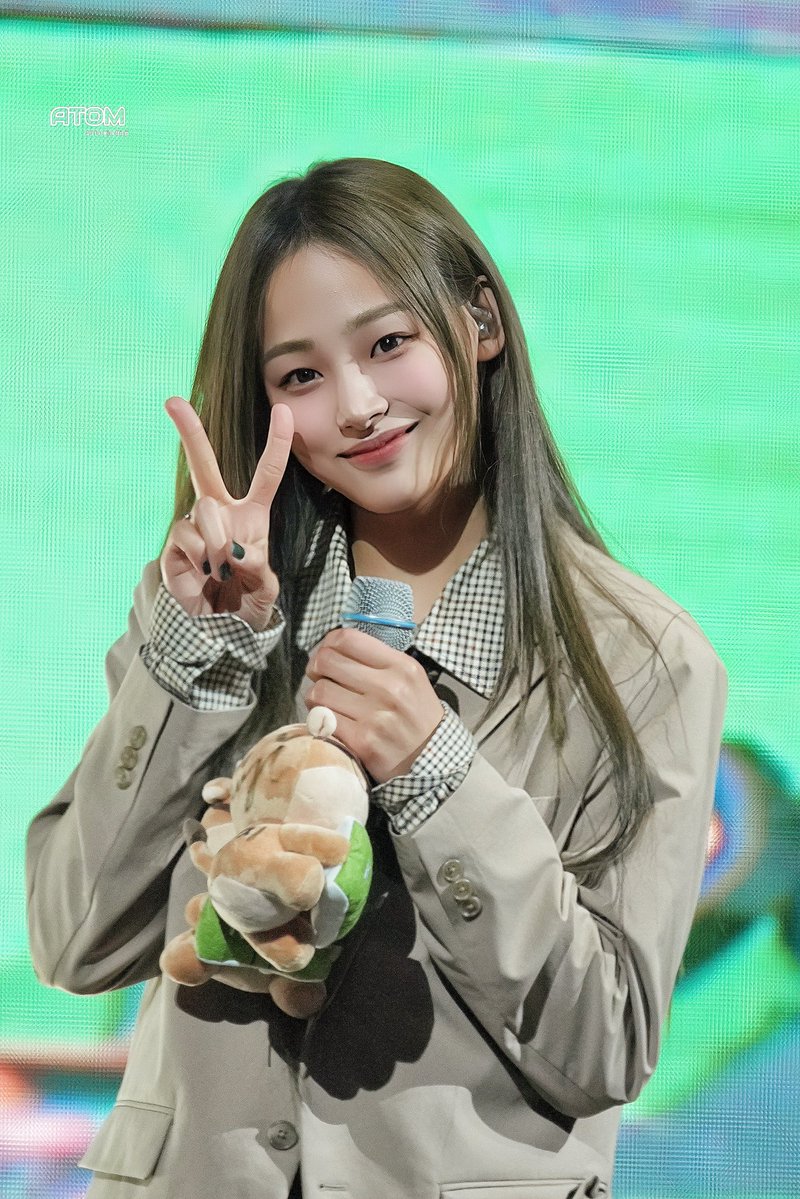 atom_mj0507's tweet image. 221027
#민지 #Minji #ミンジ #NJZ
#NewJeans #뉴진스
#뉴진스와_걷는_세번째_여름
#NewJeans_3rd_Anniversary
#Happy3rdNewJeansDay