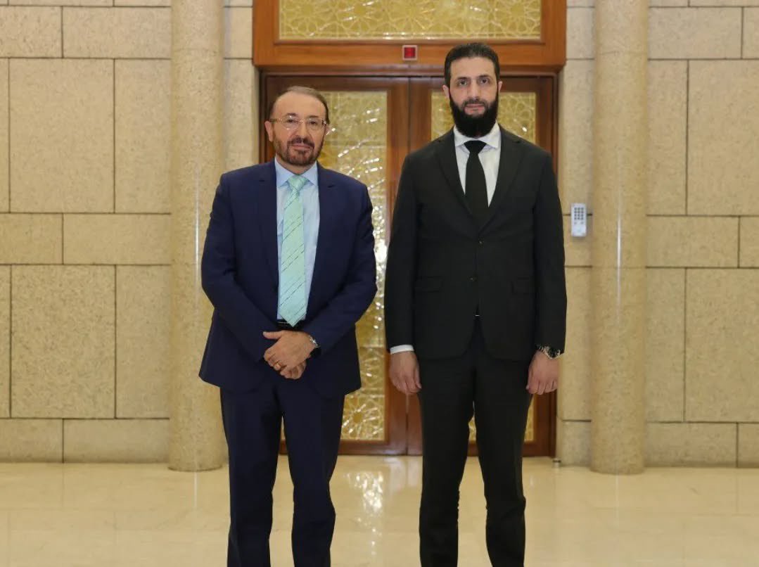 abbass_511's tweet photo. بعد أن هلّل وطبل للجولاني ورفعه إلى مرتبة 
القائد والمحرر
ها هو فيصل القاسم يتلقى الرد من قلب النار

شقيقه مجد القاسم يعلن
فقدت أكثر من 70 فردًا من عائلتي في اشتباكات السويدا، أغلبهم أطفال وشيوخ، ومنازلنا دُمّرت وسُرقت قبل إطلاق النار.
#سوريا #قطر #السويداء #سويداء #دمشق #بغداد https://t.co/ChQxnGpsYH