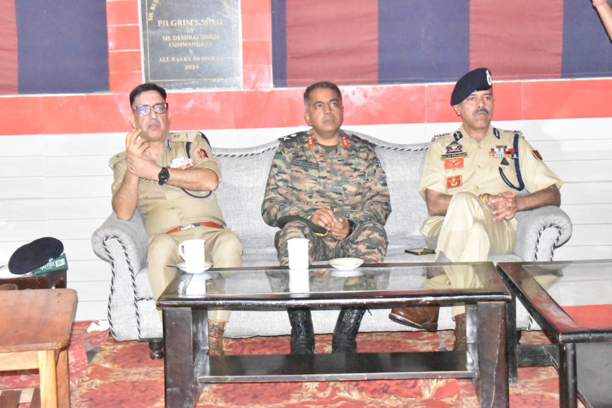 DGP J&amp;K Shri Nalin Prabhat, Spl DGP JK Shri Javaid Geelani,IGP Jammu Zone Shri Bhimsen Tuti, IG CRPF Shri Gopal K Rao visited Surankot Budha Amarnath Temple Mandi and Poonch to take review of preparedness of Shri Budha Amarnath Ji Yatra 2025. <a href="/JmuKmrPolice/">J&K Police</a> <a href="/ZPHQJammu/">Zonal Police Media Centre- Jammu Zone</a> <a href="/digrprange/">DIG R-P Range</a>