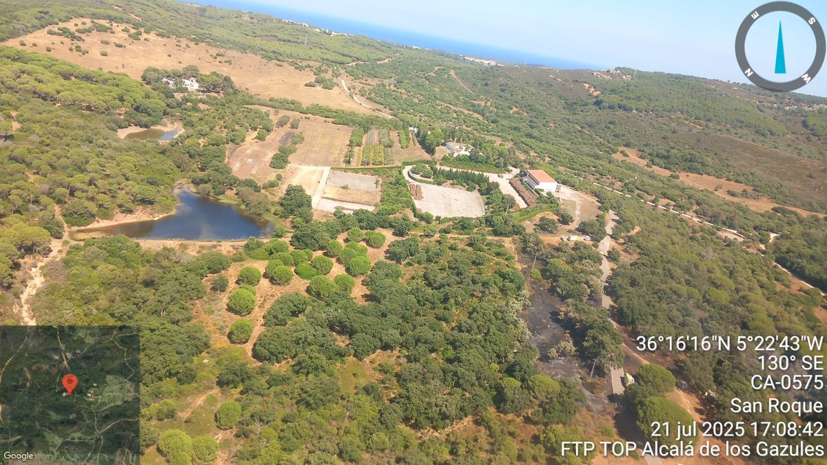 Plan_INFOCA's tweet photo. 21/07/2025        🕜 17.12 h.

🔴 ESTABILIZADO #IFSanRoque, #Cádiz. Seguimos para su control.

MEDIOS:
👩‍🚒 2 grupos de bomberos forestales, 1 #AAMM
🚒 2 autobombas https://t.co/HiwA1WM5Cx