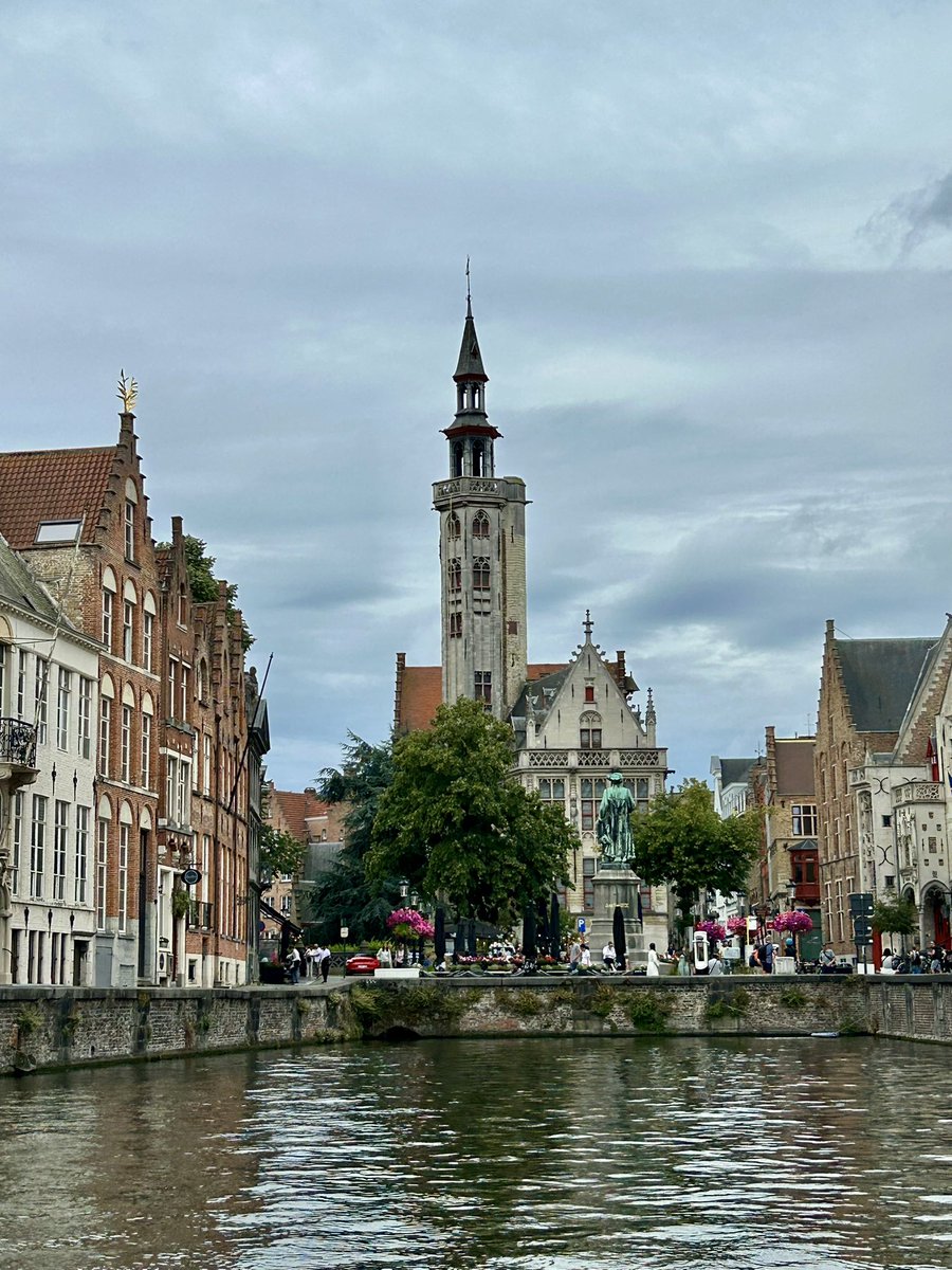 stefmlayton's tweet photo. Bruges by boat. https://t.co/khvF8FkHd2