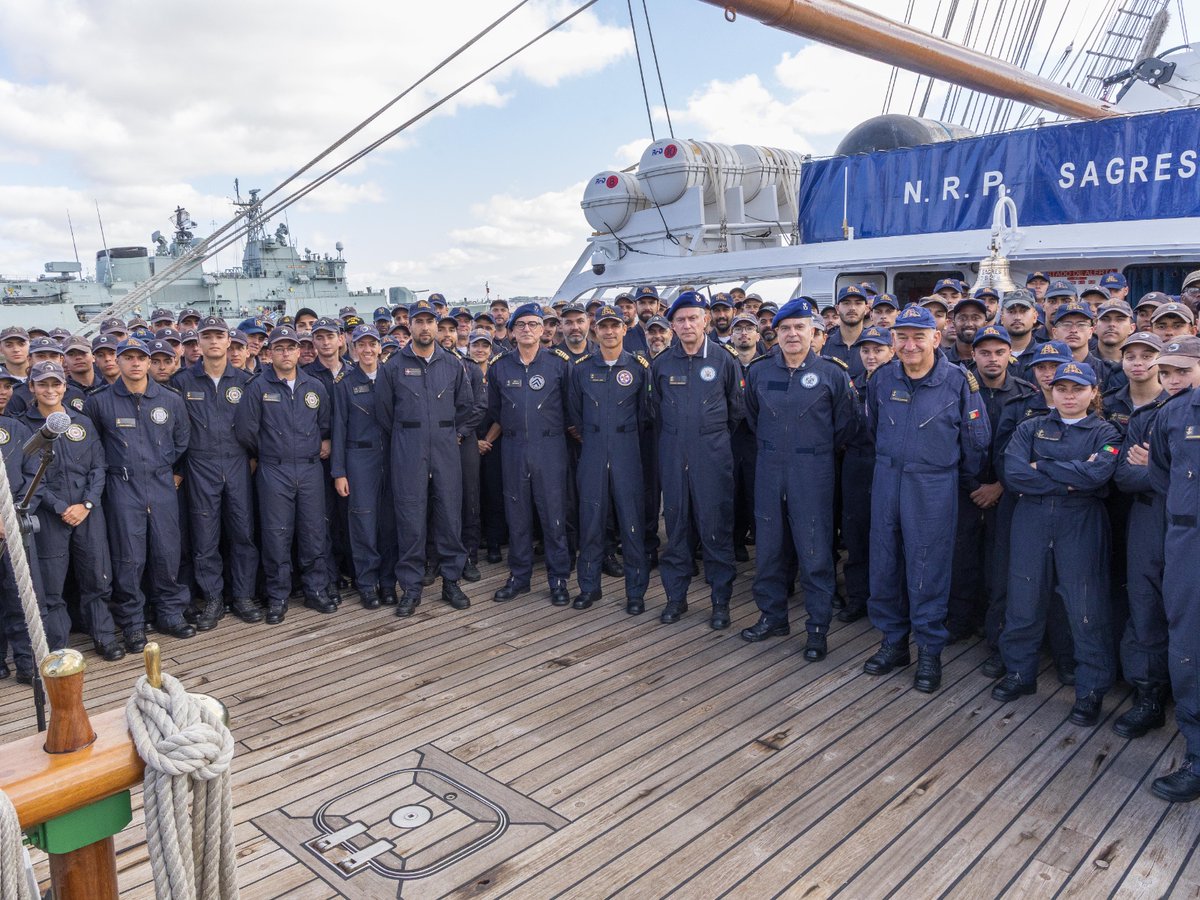 MarinhaPT's tweet image. Navio-Escola Sagres larga para Viagem de Instrução

O Navio-Escola Sagres largou esta manhã, da Base Naval de Lisboa, no Alfeite, para uma Viagem de Instrução dos cadetes da Escola Naval. 

Saiba mais em marinha.pt/pt/media-cente…

#marinhaportuguesa #nrpsagres #cadetes