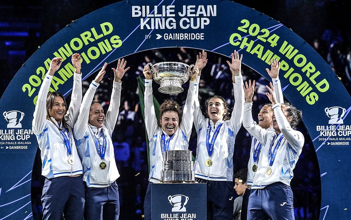 giovannipelazzo's tweet image. Le preconvocazioni di Tathiana Garbin in vista delle BJK Cup Finals (Shenzhen, 16-21 settembre) 🇮🇹👀
- Jasmine Paolini
- Lucia Bronzetti
- Elisabetta Cocciaretto
- Sara Errani
Il nome della quinta convocata verrà comunicato in seguito.