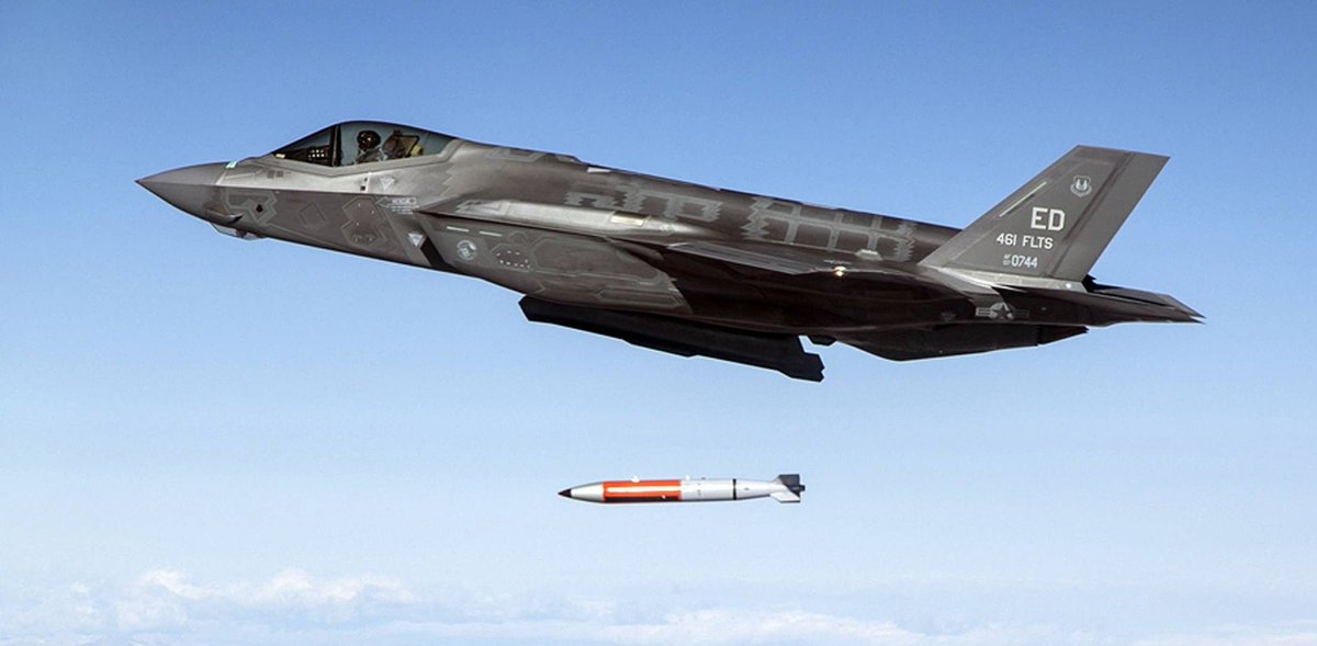 Megatron_ron's tweet image. BREAKING:
🇬🇧🇺🇲 The U.S. has deployed tactical nuclear weapons in the UK for the first time since 2008