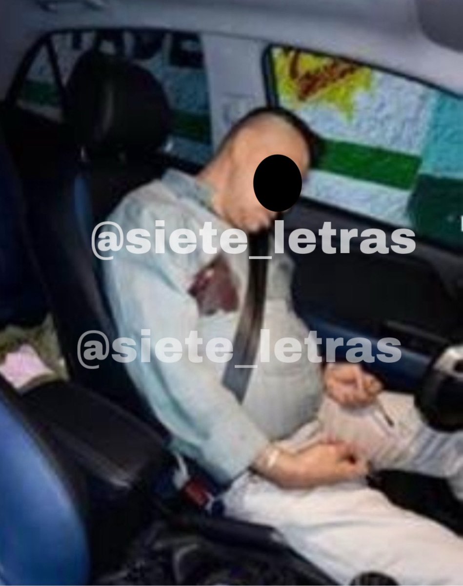 siete_letras's tweet image. Matan a presunto marino en @Alcaldia_Coy:
Estaba dentro de un coche estacionado en San Francisco Culhuacán cuando un sujeto le difiero a quemarropa.
Miguel Ángel Rebollo Vilchis tenía una credencial de @SEMAR_mx con su fotografía y un porro. En la zona operan los “Panchos”.