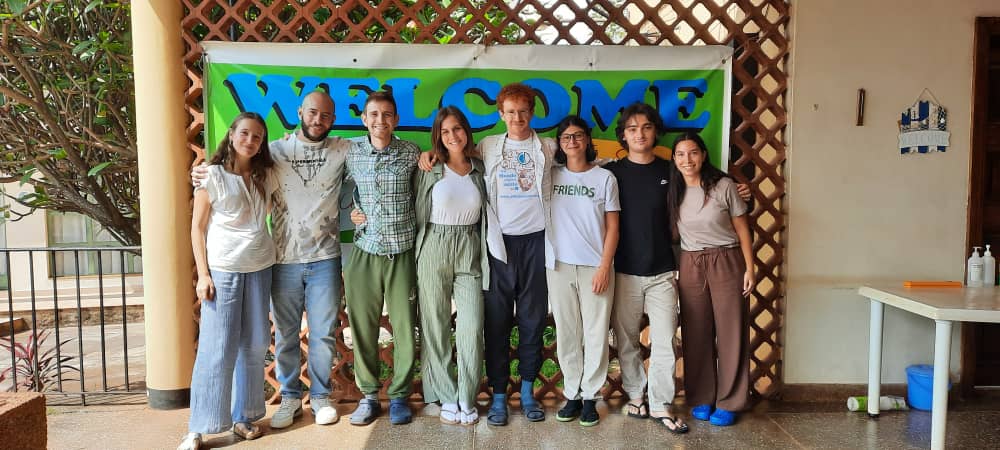 Africa Mission C&D (@africa_mission_) on Twitter photo Sono arrivati!
I nostri caschi bianchi sono approdati finalmente a Kampala e poi ora ad Alito e Moroto per incominciare il loro anno di servizio civile 😊
🔎 Con loro anche Giovanna Boselli, Maria Chiara Delfino e Giulia Milcovich, partite col Charity Work Program di <a href="/Unicatt/">Università Cattolica</a> Sono arrivati!
I nostri caschi bianchi sono approdati finalmente a Kampala e poi ora ad Alito e Moroto per incominciare il loro anno di servizio civile 😊
🔎 Con loro anche Giovanna Boselli, Maria Chiara Delfino e Giulia Milcovich, partite col Charity Work Program di <a href="/Unicatt/">Università Cattolica</a>