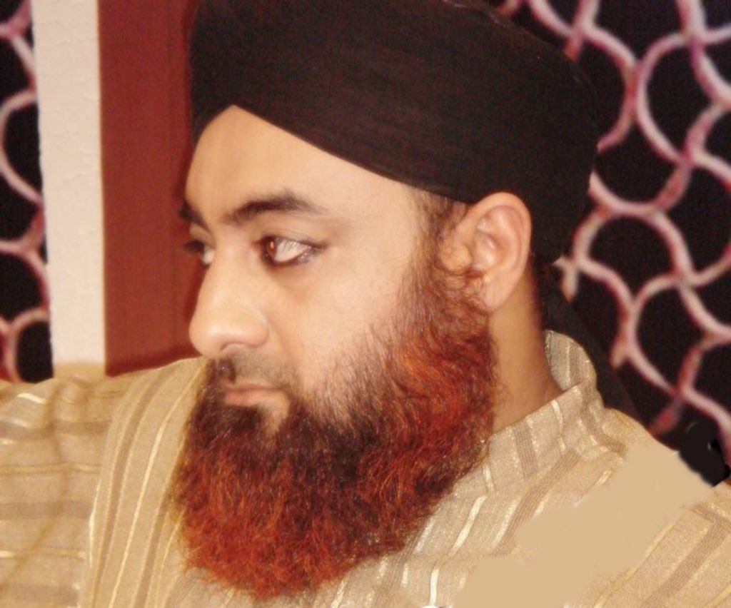 ClarifyingLight's tweet image. “Become friends with books. They will never turn against you, nor will they harm you. They can only benefit you and help you in this world and the Ākhirah (hereafter).”
— Muftī Muḥammad Akmal Madanī حفظه الله