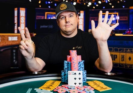 2025 WSOP: Shaun Deeb wins Player of the Year for second time: Edges out Benny Glaser dlvr.it/TM2KZJ