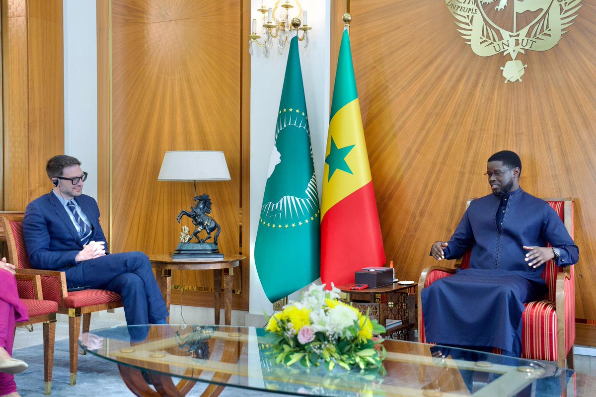 AlexanderSoros's tweet image. Today, I sat down with President Faye (@PR_Diomaye) to discuss Senegal's bold vision for democratic renewal and justice— and to congratulate him on his historic election.
I reaffirmed @OpenSociety's commitment to standing with the Senegalese people at this pivotal moment of…