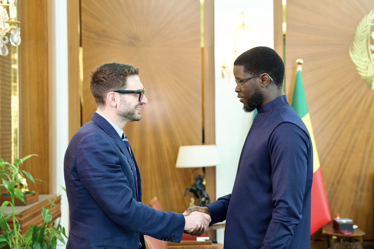 AlexanderSoros's tweet image. Today, I sat down with President Faye (@PR_Diomaye) to discuss Senegal's bold vision for democratic renewal and justice— and to congratulate him on his historic election.
I reaffirmed @OpenSociety's commitment to standing with the Senegalese people at this pivotal moment of…