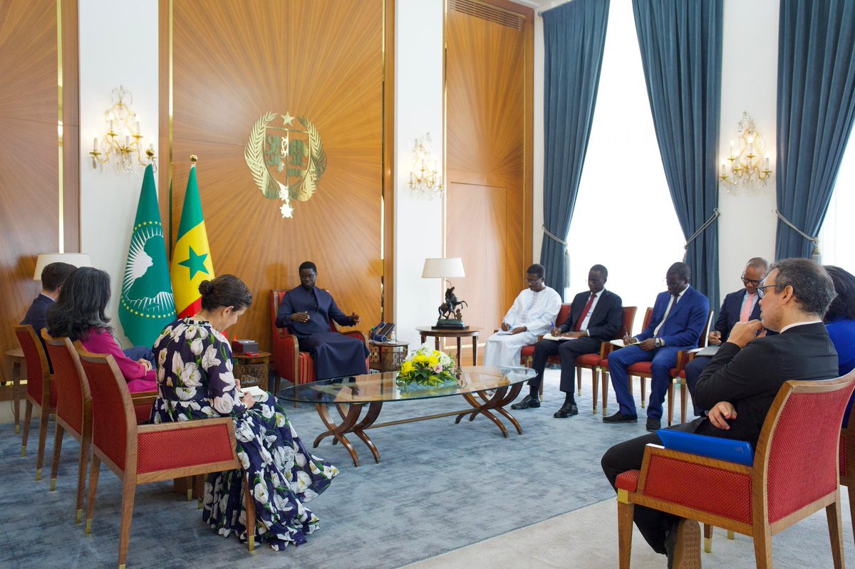 AlexanderSoros's tweet image. Today, I sat down with President Faye (@PR_Diomaye) to discuss Senegal's bold vision for democratic renewal and justice— and to congratulate him on his historic election.
I reaffirmed @OpenSociety's commitment to standing with the Senegalese people at this pivotal moment of…