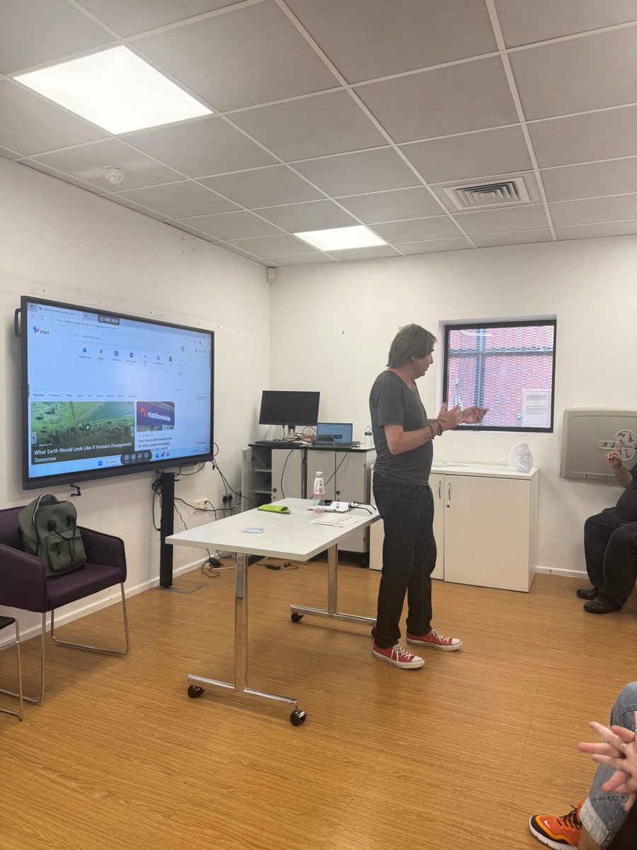 Springboard_UK's tweet image. Fantastic session at Dagenham Library with Martin Burrows' talk about Springboard hospitality career opportunities!🌟Excited to welcome 8 new trainees who signed up! Honoured to be joined by @fionatwycross and @SaimaAshraf for their support. The future of hospitality is bright!