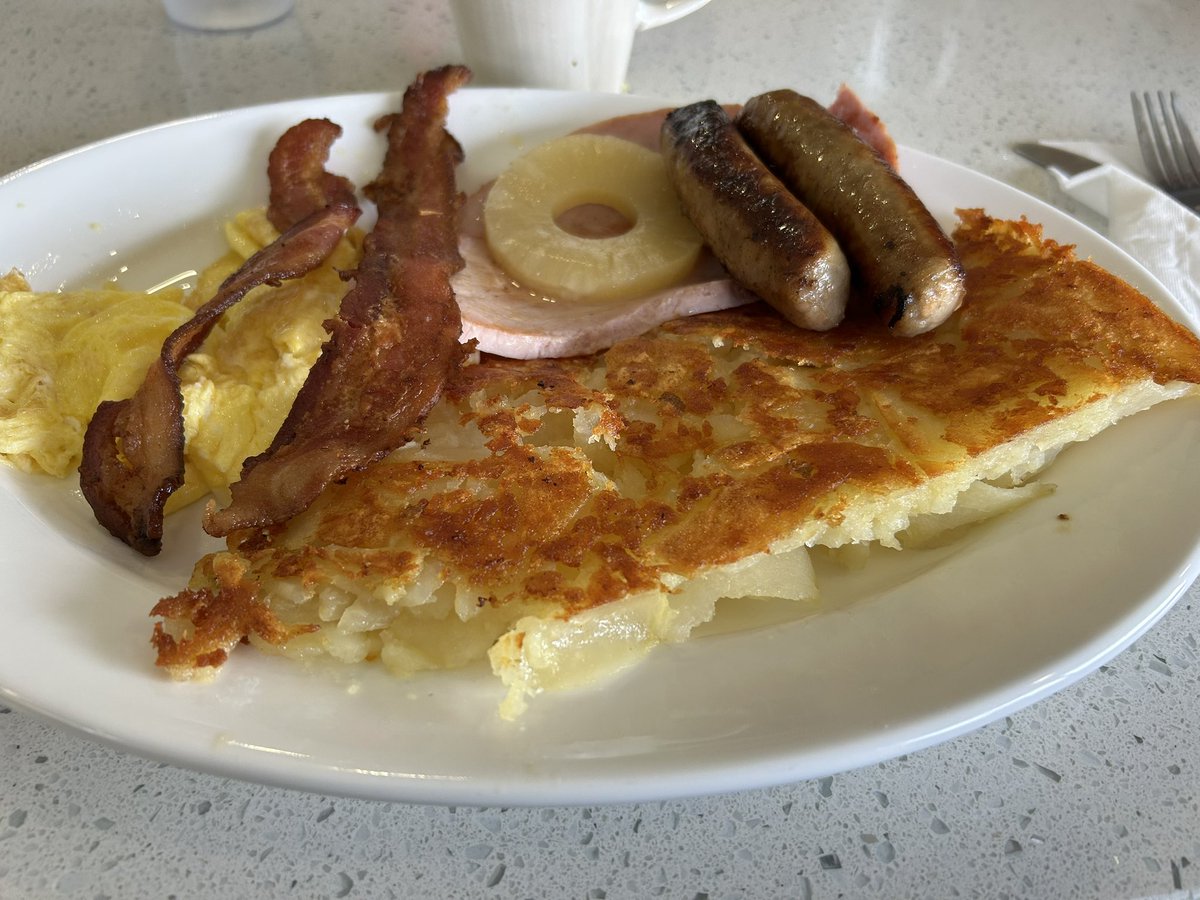 musicmaned's tweet image. I love Senior Specials!
The wife & I hit up a little diner this morning.
Their Special:
2 eggs
2 sausage links
Slice of ham w/ pineapple
Hash browns
Toast
And all the coffee you can drink
$8.00
Kim added a half order of French toast & we split everything.
Great start to the day!