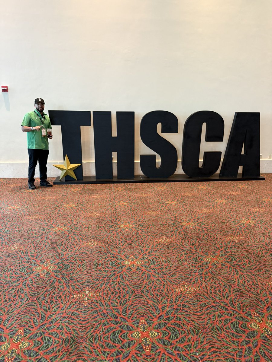 CoachJBrazil's tweet image. I’m in my city tonight, walking around with my head high! ##THSCABrandAmbassador @THSCAcoaches
