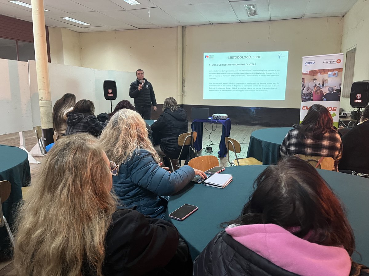 InnovativaDE's tweet photo. Con una excelente charla sobre los servicios del CDN de Sercotec San Felipe, que busca fortalecer las redes de colaboración de los participantes, continua el programa https://t.co/nM9LfU4SZ1. iniciativa que es financiada por @corfovalparaiso y ejecutada por @InnovativaDE https://t.co/WkpExlKpqz