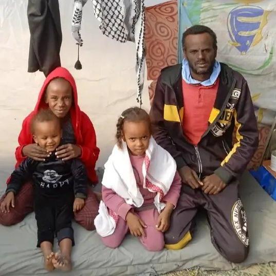 an_jmy40244's tweet image. Oh Al-Ahly, it seems like these are heavy days of flight, displacement and homelessness. Where can I find my family in this genocide? Please get us out of our country. We love security and safety. I haven’t seen you, my family, since this morning. chuffed.org/project/140028…