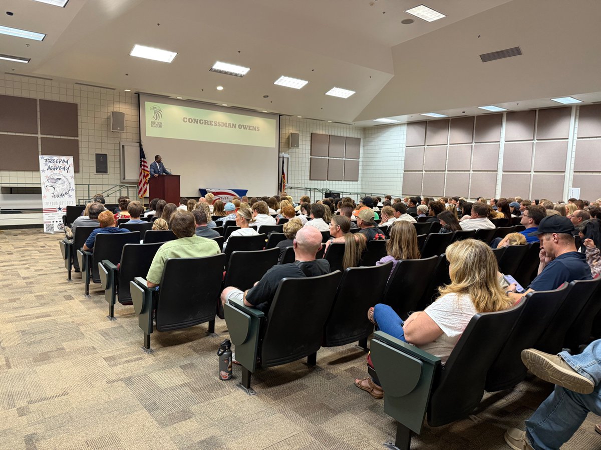 RepBurgessOwens's tweet image. It was an honor to speak at the Utah Freedom Academy closing ceremony, where high school students spent the week learning about the freedoms that define our nation. These young leaders are America’s greatest asset, and they'll play a big role in keeping our country safe, strong,…